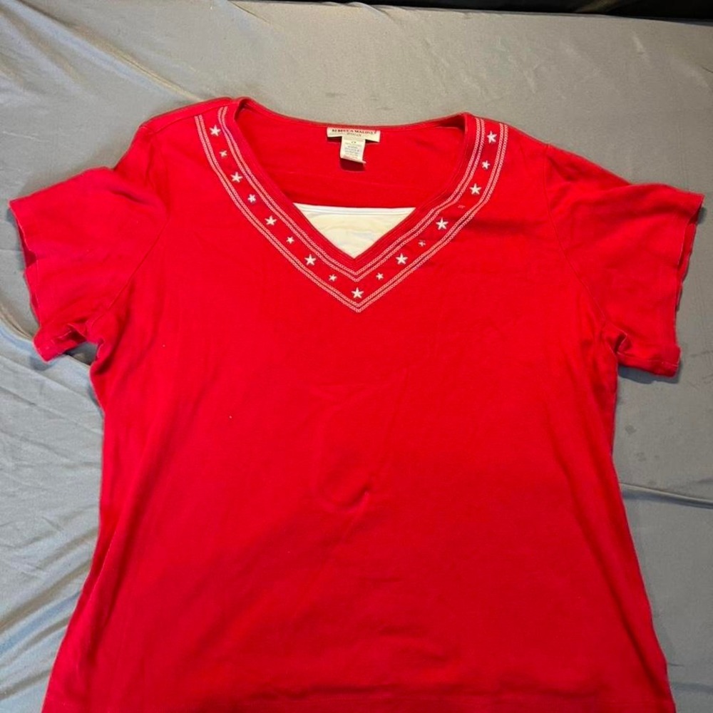 Rebecca Malone Woman Red Cotton V-Neck Star Embroidered T-Shirt Size 2X